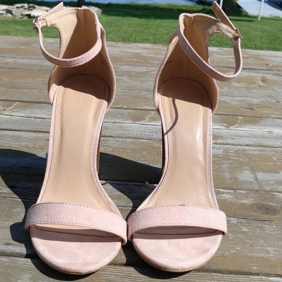 Sandals - Picture 3 of 5